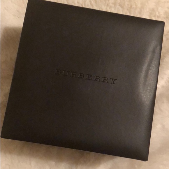 Unisex Burberry watch - Picture 2 of 5